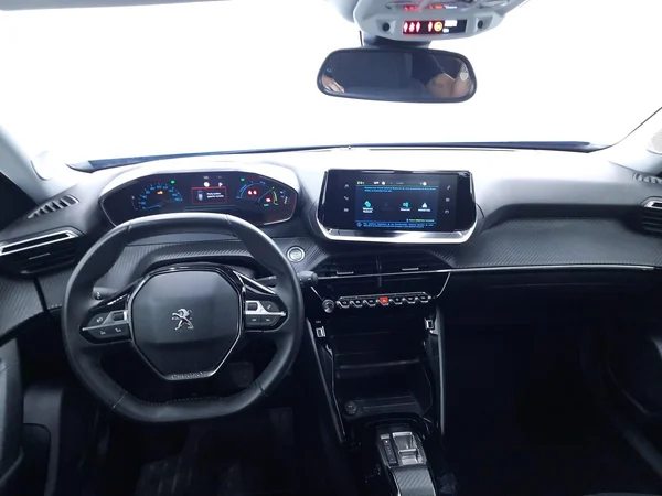 Peugeot E-2008 (2022) — foto 2 van 23