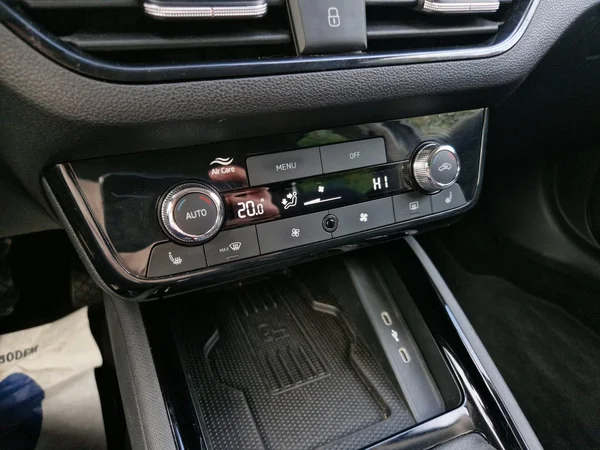 SKODA Kamiq (2024) — foto 14 van 27