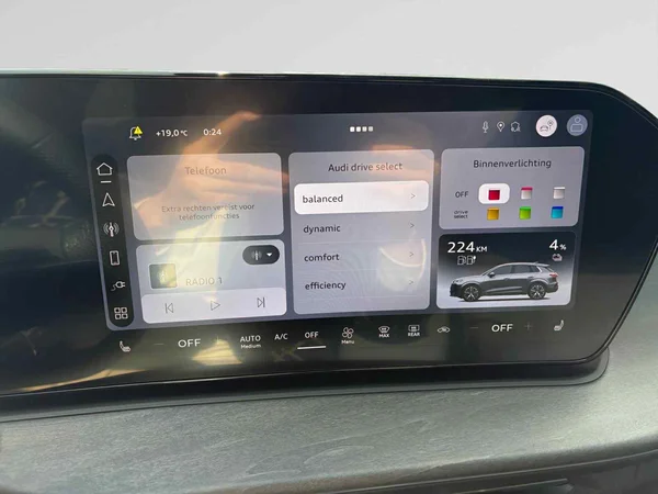 AUDI Q3 SUV e-hybrid (PHEV) (2025) — foto 8 van 16