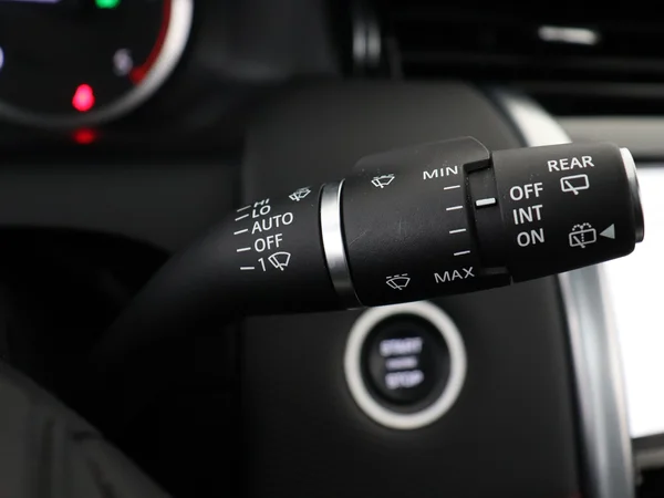 Land Rover Discovery Sport (2023) — foto 16 van 30