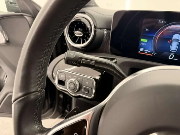 Mercedes-Benz CLA (2023) — foto 11 van 21