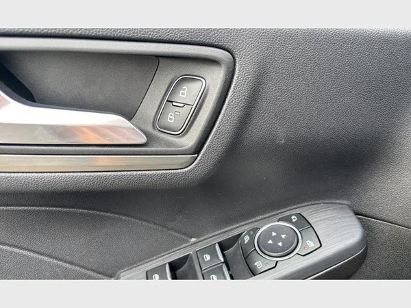 Ford Kuga (2022) — foto 16 van 26