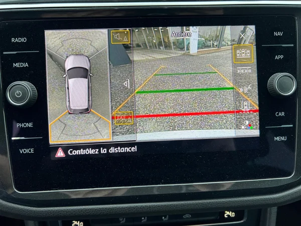 VOLKSWAGEN Tiguan (2020) — foto 2 van 18