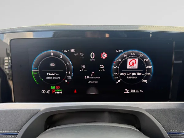 VOLKSWAGEN Passat Variant eHybrid (PHEV) (2025) — foto 9 van 25