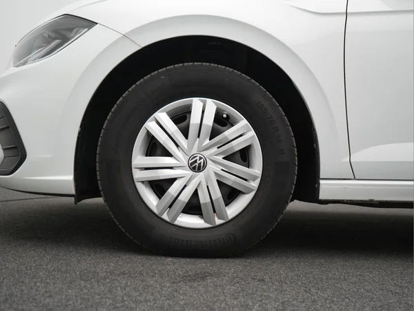 VOLKSWAGEN Polo (2022) — foto 33 van 36