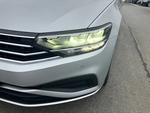 VOLKSWAGEN Passat SW (2020) — foto 7 van 25