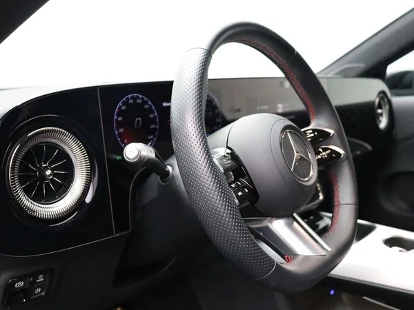 Mercedes-Benz CLA (2026) — foto 3 van 32
