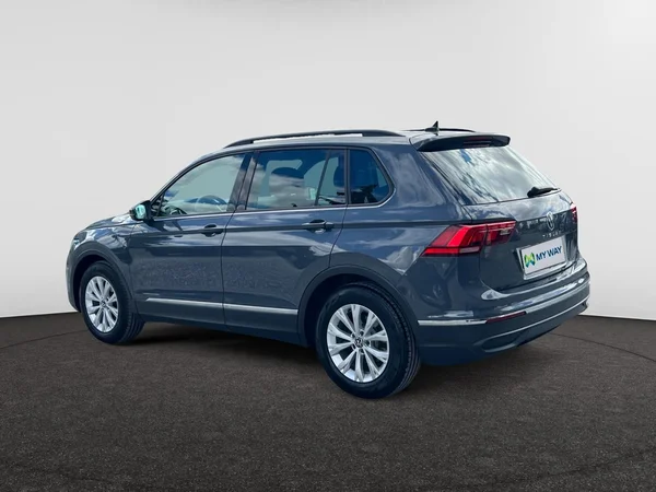 VOLKSWAGEN Tiguan (2021) — foto 8 van 18