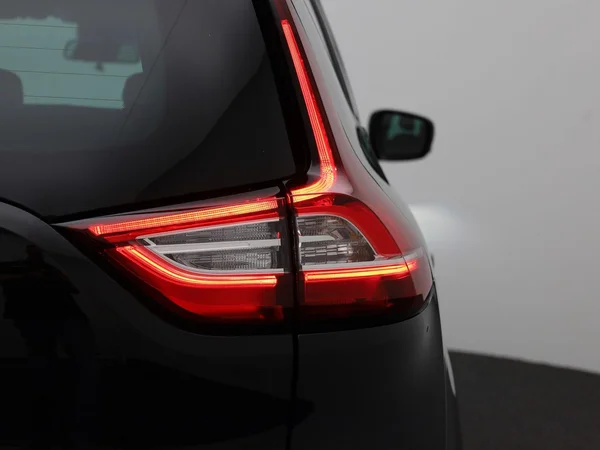 Renault Grand Scénic (2023) — foto 29 van 39