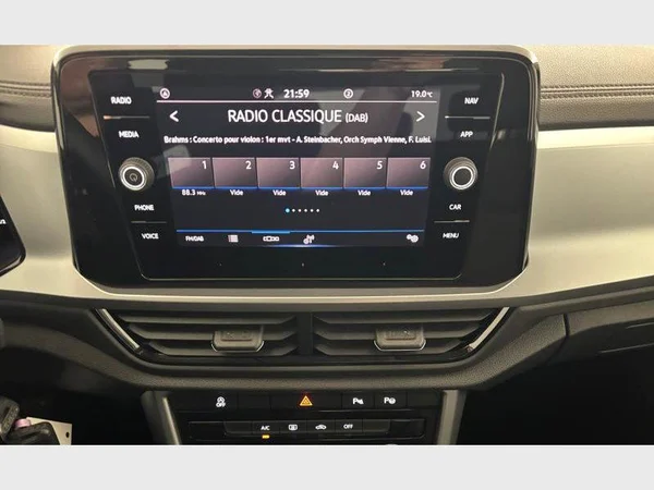 Volkswagen T-Roc (2024) — foto 7 van 22
