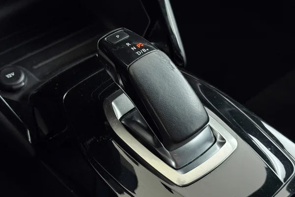 Peugeot E-208 (2021) — foto 15 van 36