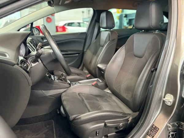 Opel Astra Sports Tourer (2021) — foto 14 van 18