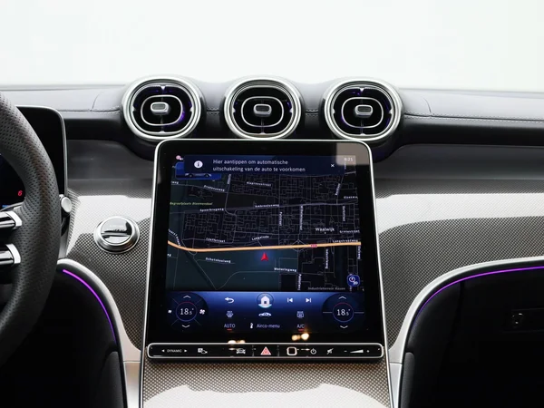 Mercedes-Benz GLC (2025) — foto 52 van 52