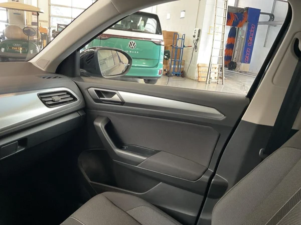 VOLKSWAGEN T-Roc (2025) — foto 9 van 22
