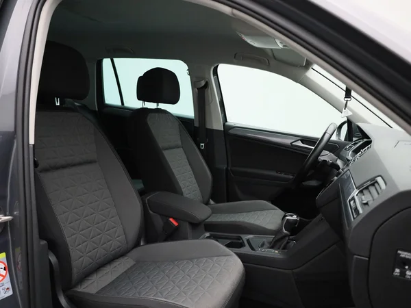 Volkswagen Tiguan (2021) — foto 36 van 43