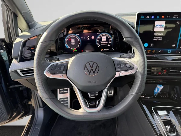 VOLKSWAGEN Golf VIII (2025) — foto 3 van 25