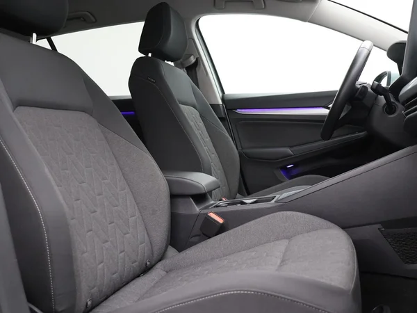 VOLKSWAGEN Golf VIII SW (2025) — foto 2 van 32