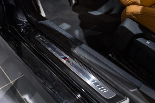 BMW 4 Reeks (2023) — foto 19 van 36