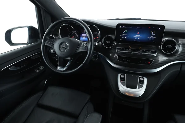 Mercedes-Benz Eqv (2023) — foto 4 van 16