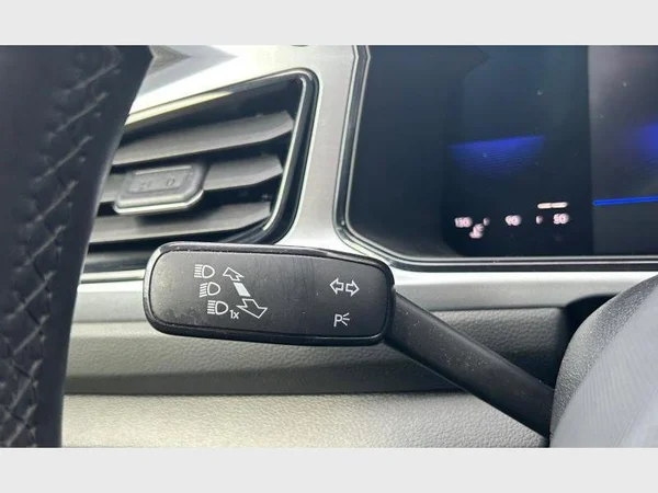 Volkswagen T-Roc (2022) — foto 17 van 29