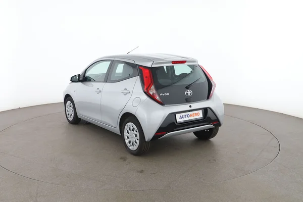 Toyota Aygo (2022) — foto 10 van 16