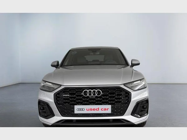 Audi Q5 (2022) — foto 12 van 40