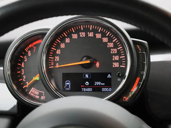 MINI One (2021) — foto 37 van 38
