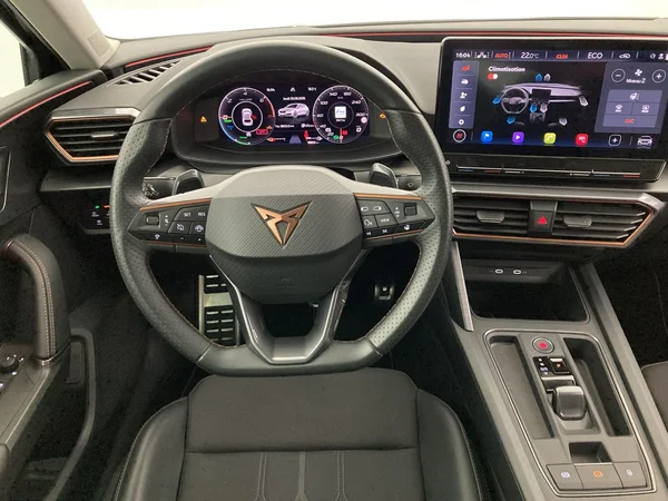CUPRA Leon e-Hybrid (PHEV) (2024) — foto 2 van 37