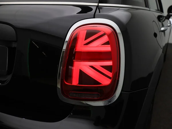 MINI One (2022) — foto 19 van 32