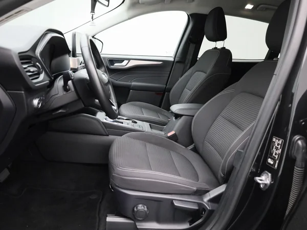 Ford Kuga (2022) — foto 2 van 30