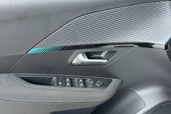 Peugeot 208 (2023) — foto 7 van 19