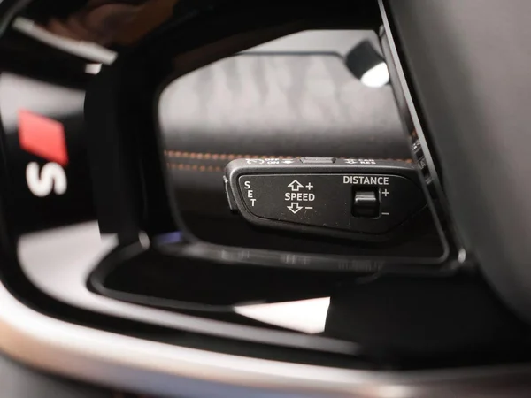 AUDI Q6 e-tron (2026) — foto 9 van 27
