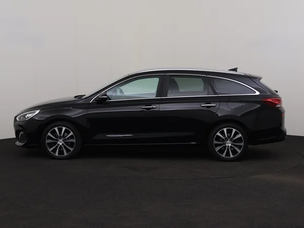 HYUNDAI i30 (2019) — foto 12 van 30