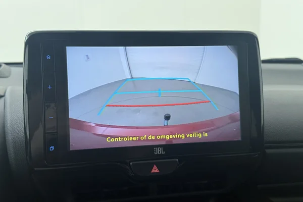 Toyota Yaris Hybrid (HEV) (2023) — foto 8 van 21