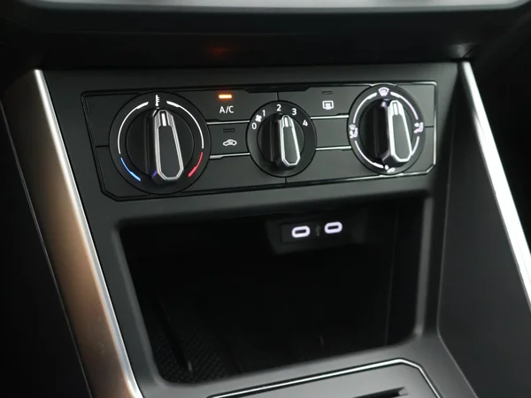 VOLKSWAGEN Polo (2026) — foto 2 van 23