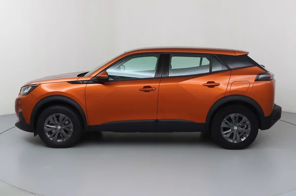 Peugeot E-2008 (2021) — foto 12 van 31