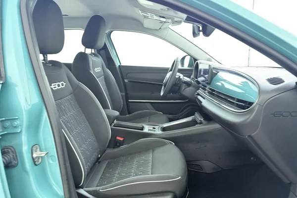 Fiat 600 (2025) — foto 17 van 19