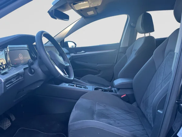 VOLKSWAGEN Golf VIII SW (2024) — foto 11 van 24