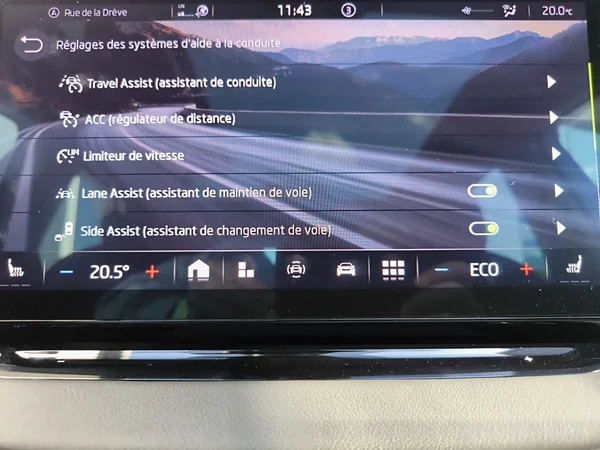 SKODA Enyaq Coupé (2025) — foto 13 van 37