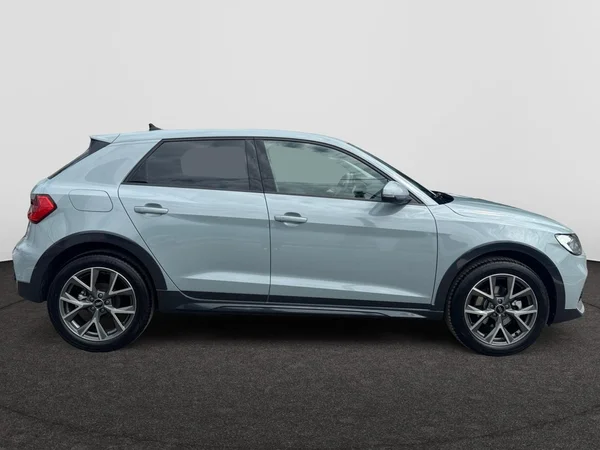 AUDI A1 Allstreet (2025) — foto 21 van 24