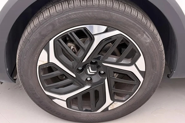 Citroen C4 (2023) — foto 15 van 39