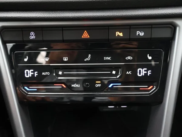 Volkswagen T-Roc (2024) — foto 7 van 28