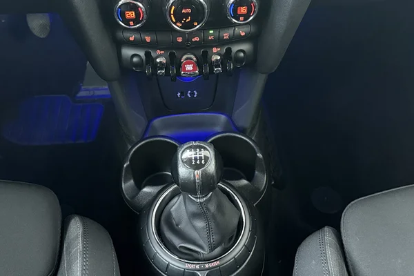 Mini Mini (F56) (2017) — foto 4 van 25