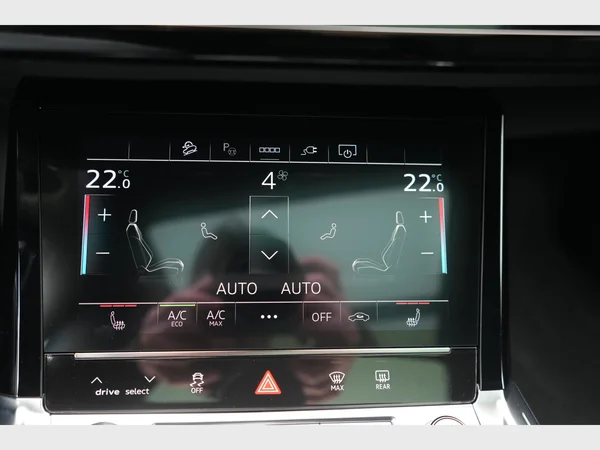 AUDI Q8 e-tron (2025) — foto 26 van 34