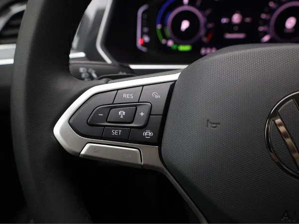VOLKSWAGEN Tiguan eHybrid (PHEV) (2024) — foto 7 van 21