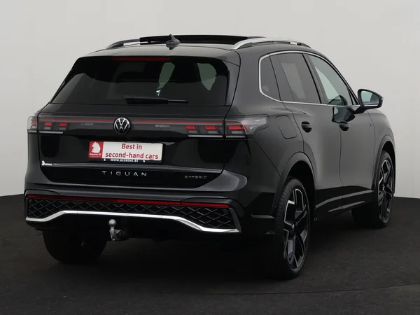 VOLKSWAGEN Tiguan (2025) — foto 23 van 35