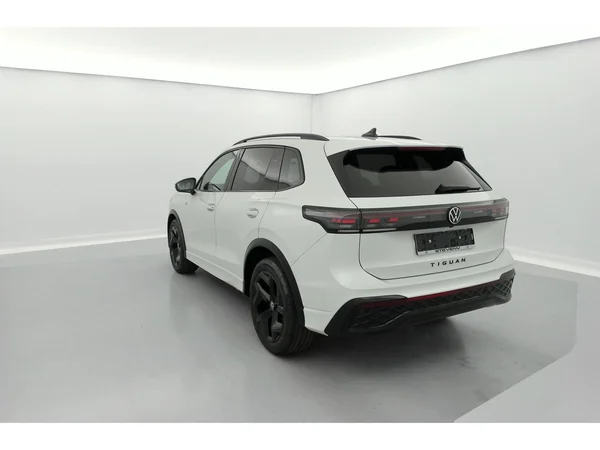 VOLKSWAGEN Tiguan (2025) — foto 2 van 33