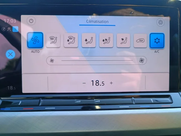 VOLKSWAGEN Golf VIII (2024) — foto 13 van 24