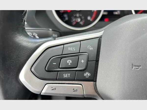 Volkswagen Tiguan (2021) — foto 19 van 30