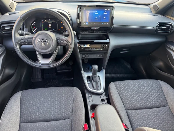 TOYOTA Yaris Cross (2024) — foto 16 van 24